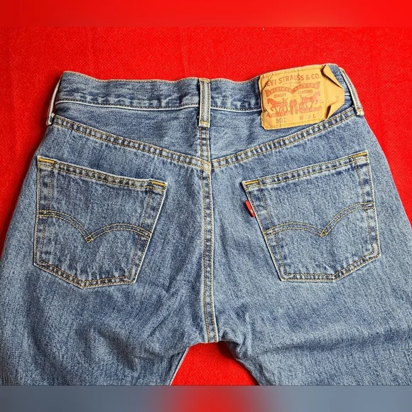 Classic Levi's 501 Jeans - Picture 2 of 10
